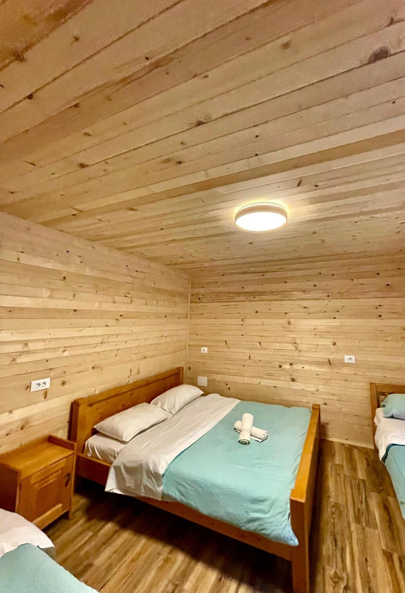 Lazer Cardaku Bed and breakfast *