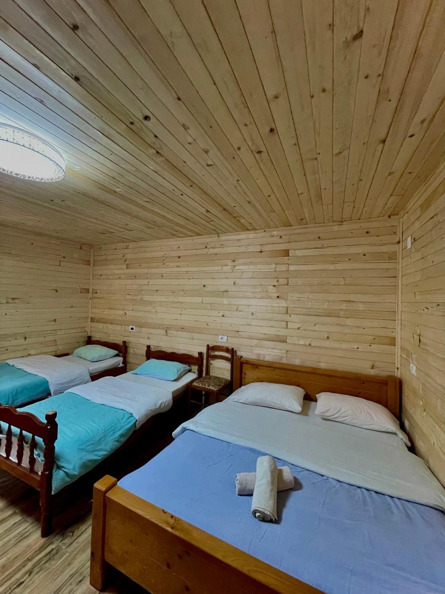 Lazer Cardaku Bed and breakfast *
