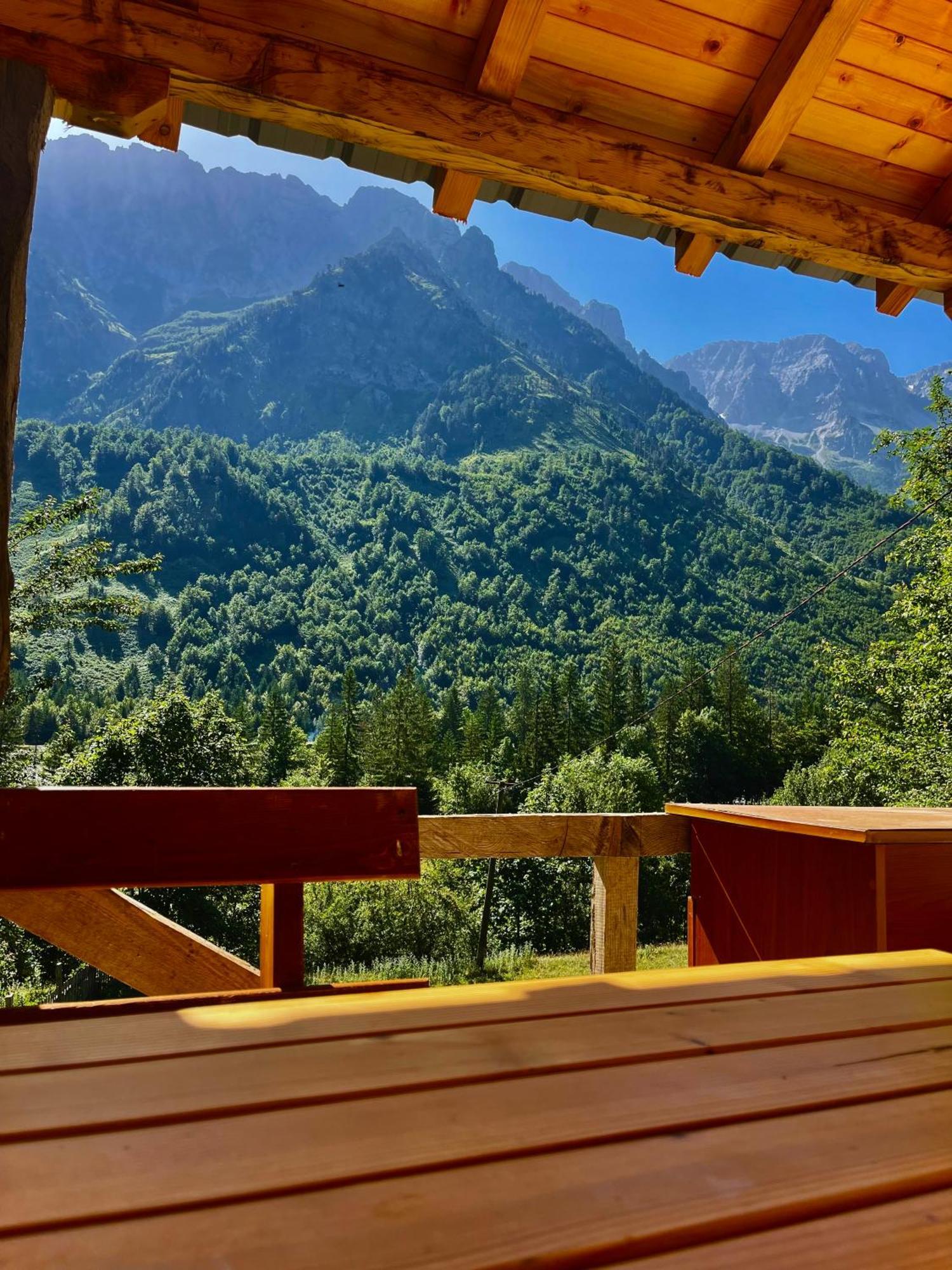Bed and breakfast Lazer Cardaku Valbone