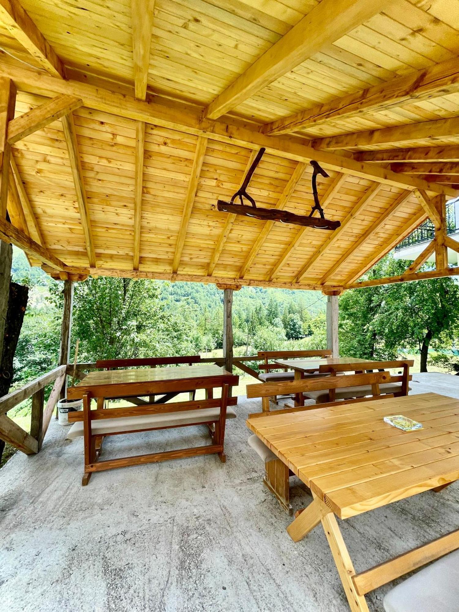 Bed and breakfast Lazer Cardaku