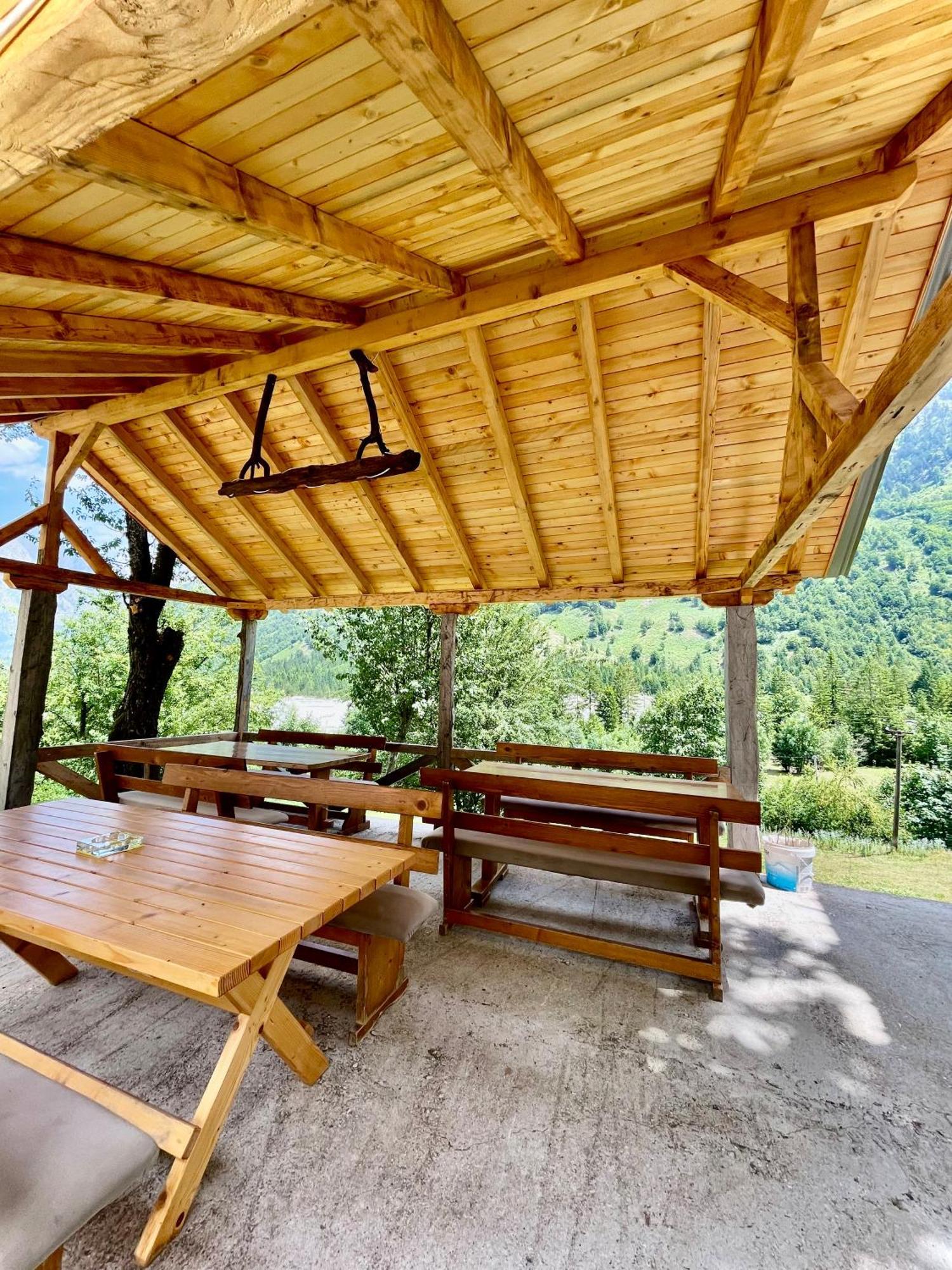 Lazer Cardaku Bed and breakfast Valbone