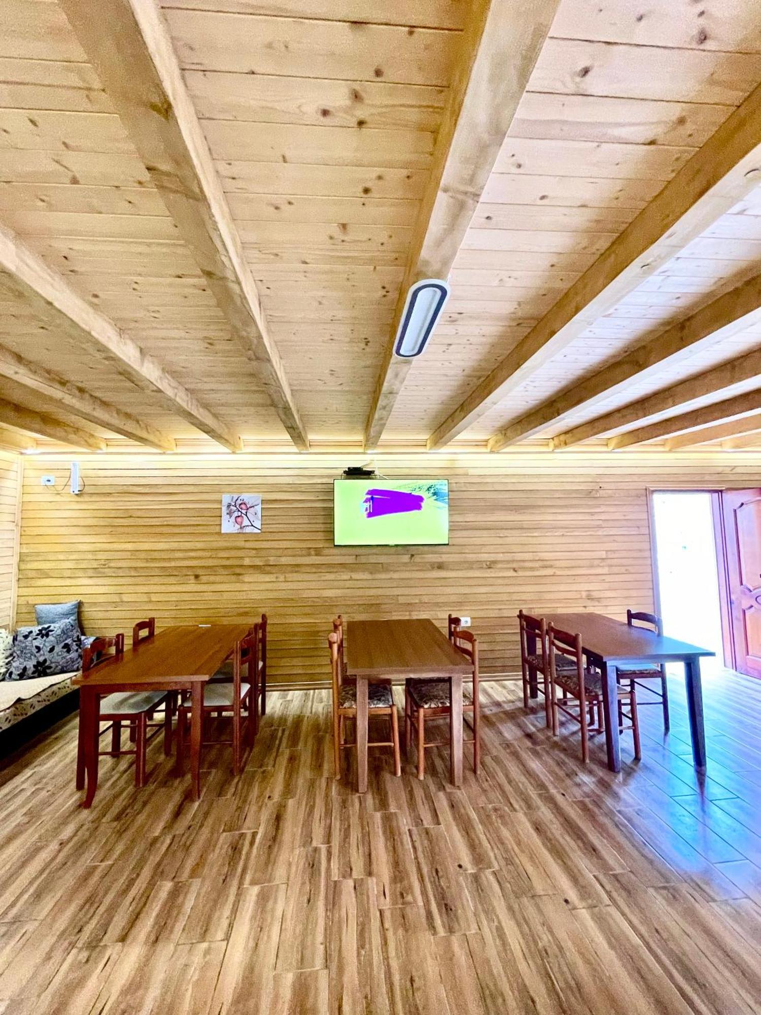 Lazer Cardaku Bed and breakfast